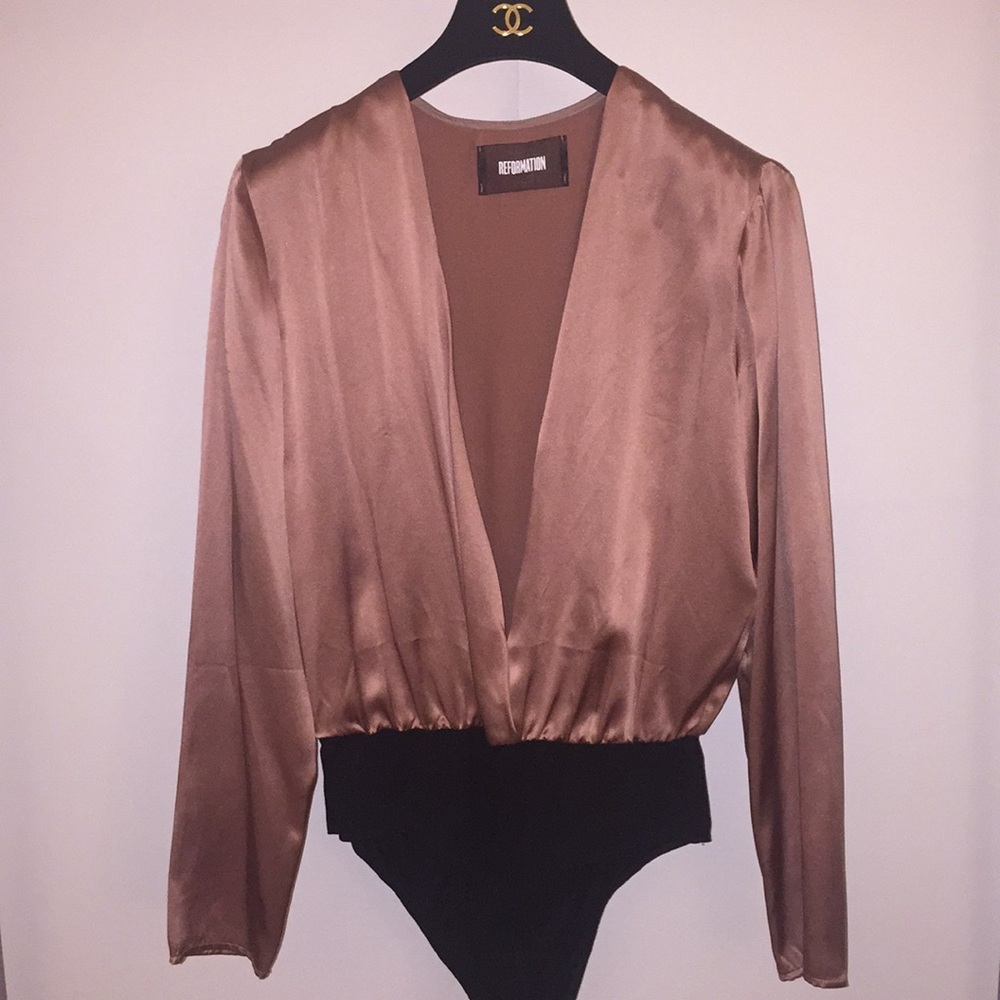 Reformation deep V top